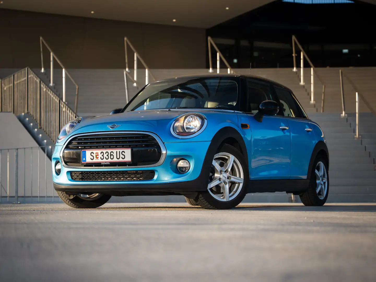 MINI Cooper MINI Cooper Automatik Blau - 1