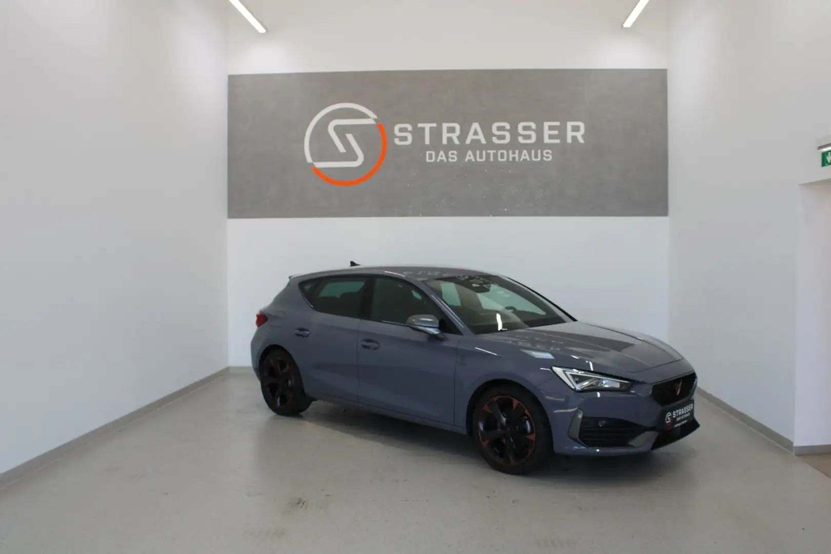 CUPRA Leon 1.5 eTSI DSG 150 PS ACT Grau - 1