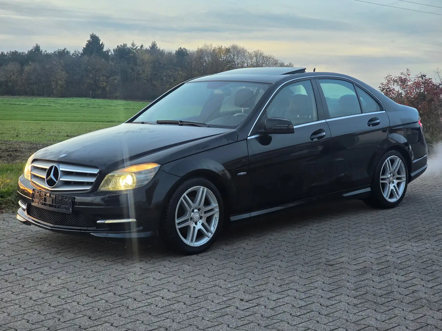 Mercedes-Benz C 200 C 200 CGI BlueEfficiency (204.048) Zwart - 1