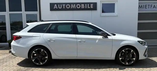 Cupra Leon view 4