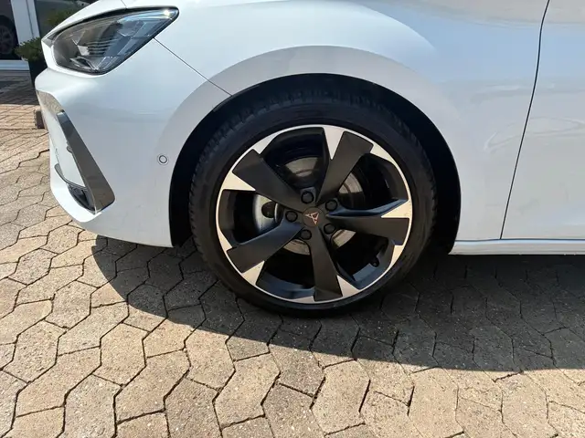 Cupra Leon view 7