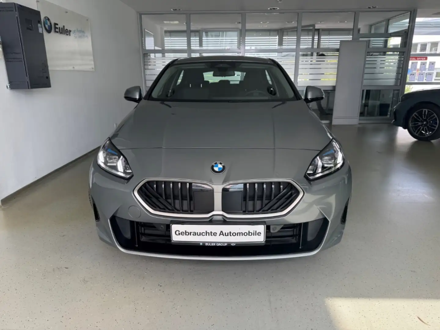 BMW 120 i neues Modell Sommer17'' AdLED ParkAss DA Komf Ap Grau - 2