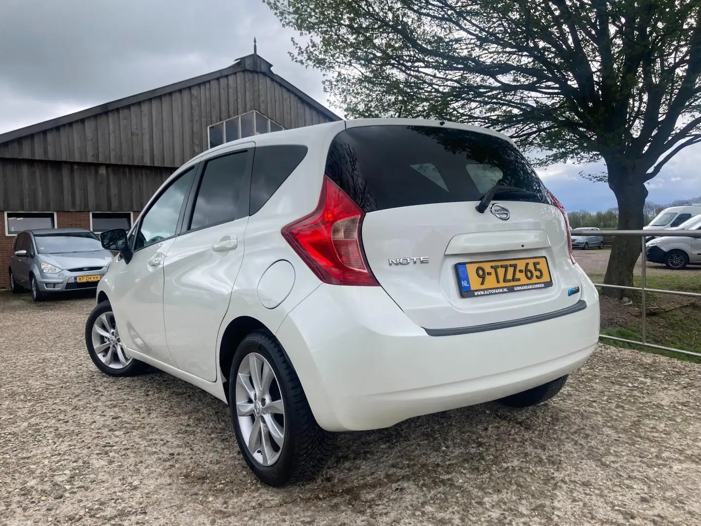 Nissan Note 1.2 DIG-S Connect Edition | Navi + Clima + Cruise Wit - 2