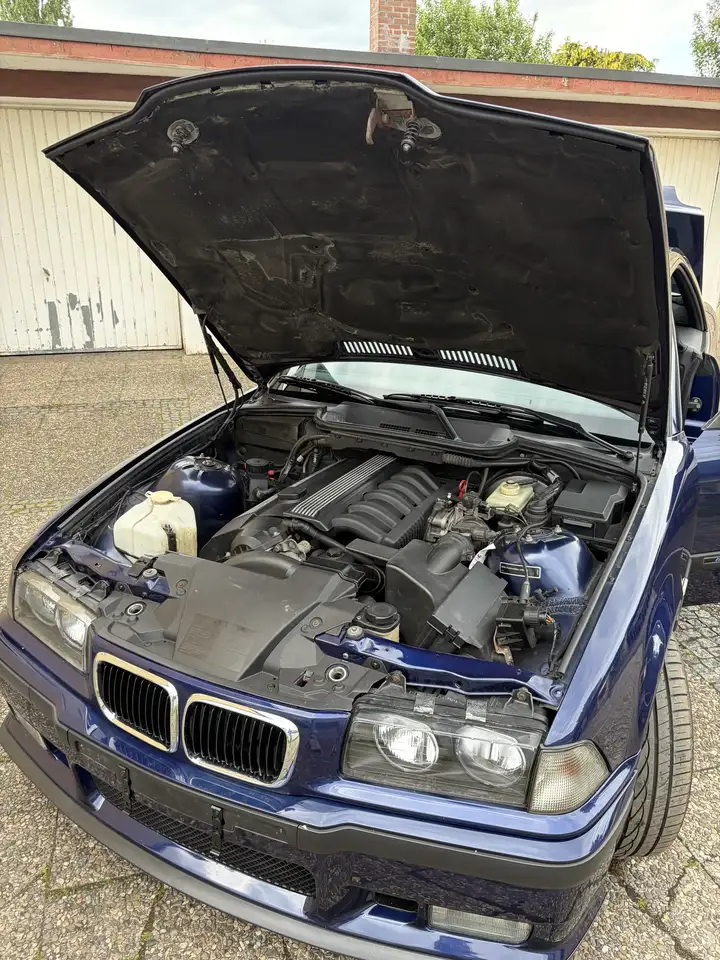 BMW 320i, foto 3