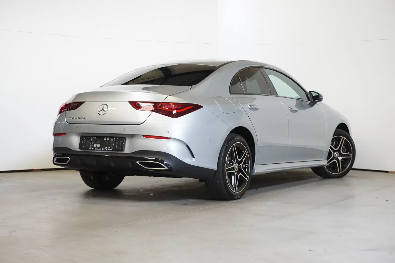 Mercedes-Benz CLA 250 AMG - NIGHT PAKKET Plateado - 2