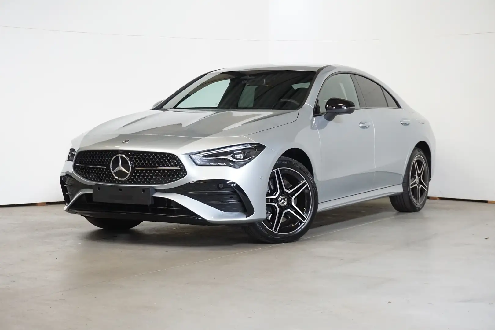 Mercedes-Benz CLA 250 AMG - NIGHT PAKKET Plateado - 1