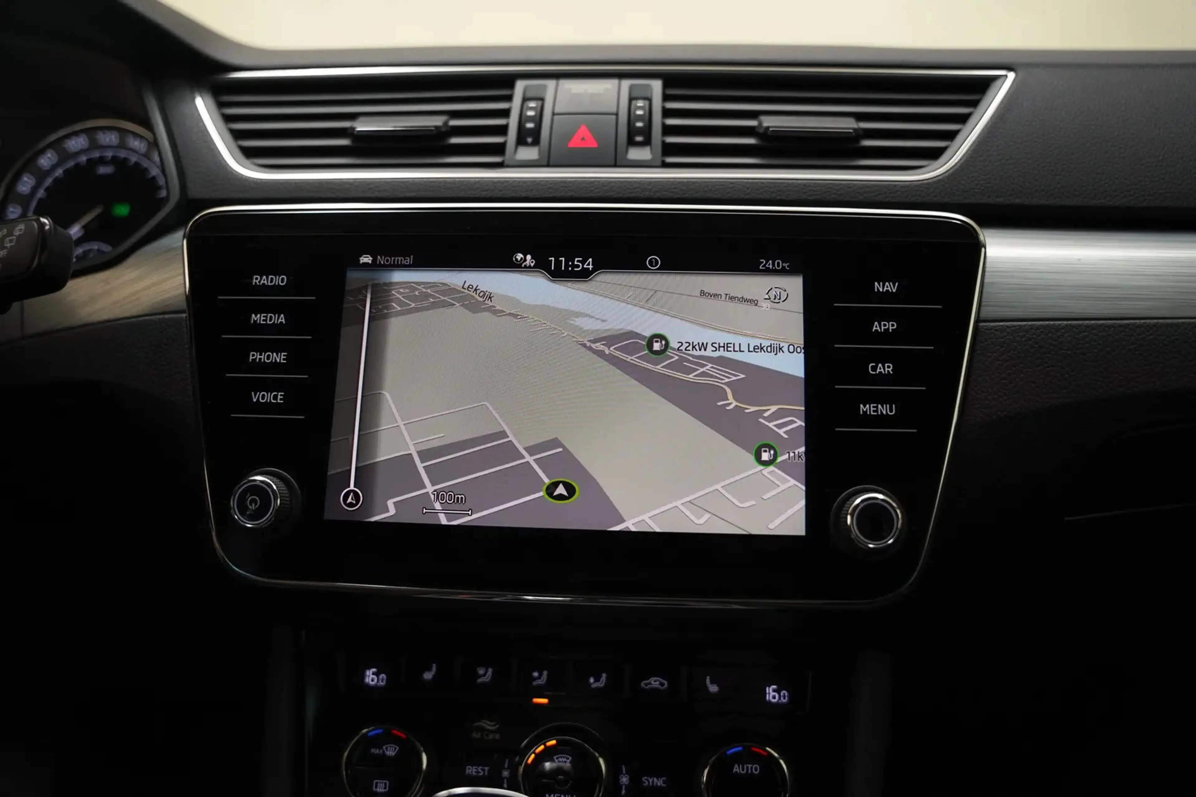 Skoda Superb COMBI 1.4 TSI iV PHEV Business Edition Aut. [ Trek — photo 7