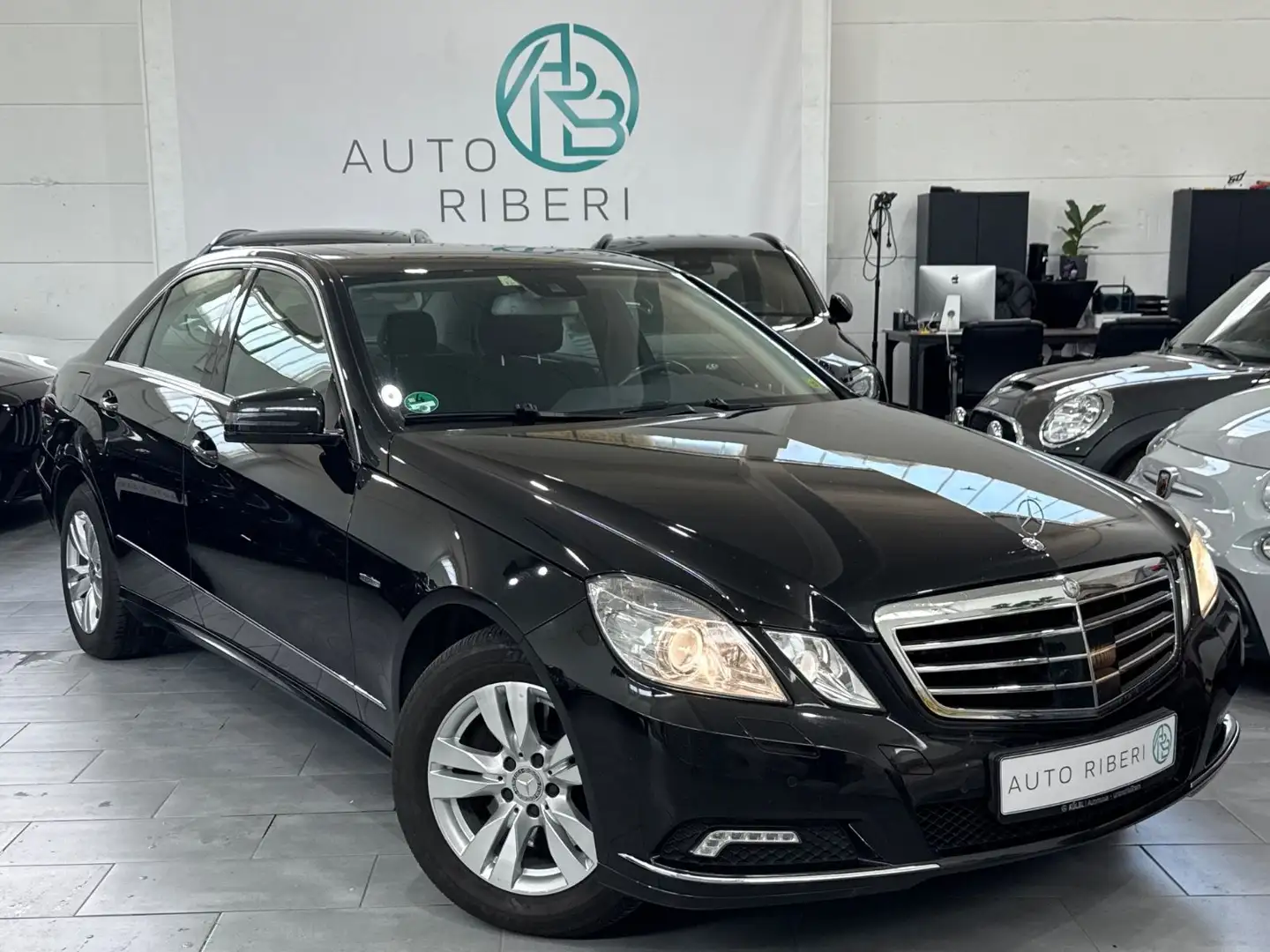 Mercedes-Benz E 350 Lim. CDI *BlueEfficiency* *Schiebedach* Чорний - 1