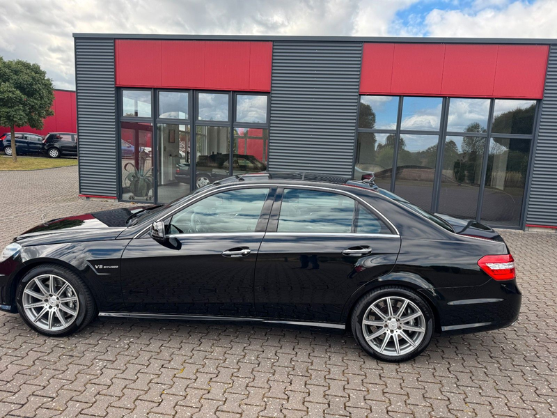 Mercedes-Benz E 63 AMG Panorama Exklusiv-Leder — photo 13