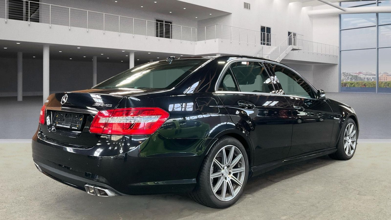 Mercedes-Benz E 63 AMG Panorama Exklusiv-Leder — photo 15