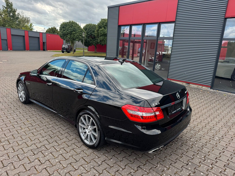 Mercedes-Benz E 63 AMG Panorama Exklusiv-Leder — photo 12