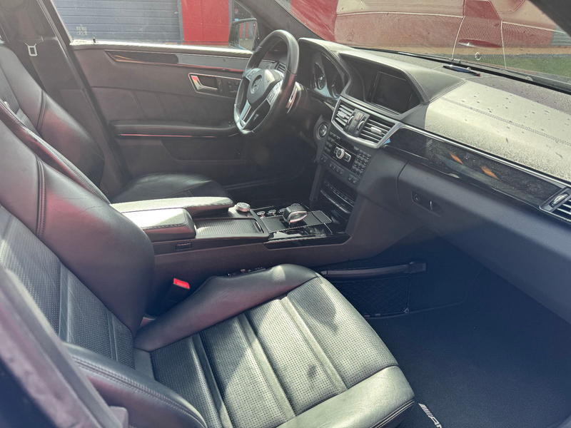 Mercedes-Benz E 63 AMG Panorama Exklusiv-Leder — photo 4