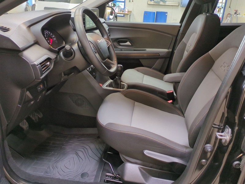 Dacia Jogger 1.0 TCe 100 ECO-G Extreme+ 7-Sitzer — photo 12