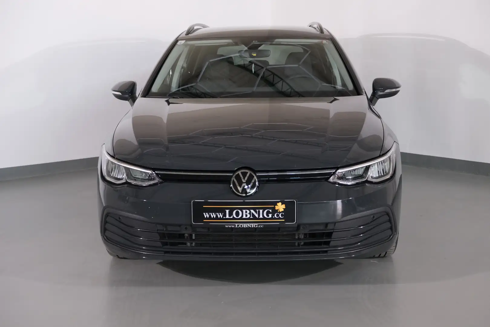 Volkswagen Golf Variant Golf 8 2.0 DSG Life | Massage | Keyless Go Grau - 2