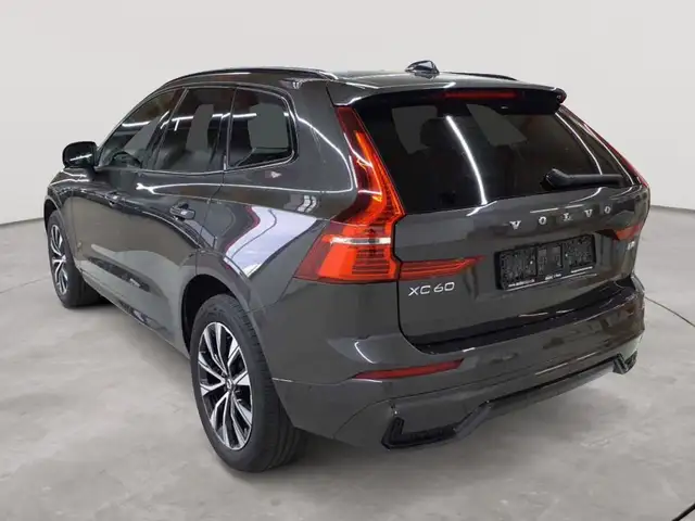 Volvo XC60 view 5