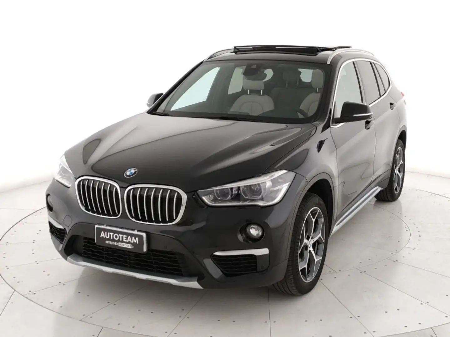 BMW X1 sdrive18d xLine auto Noir - 1