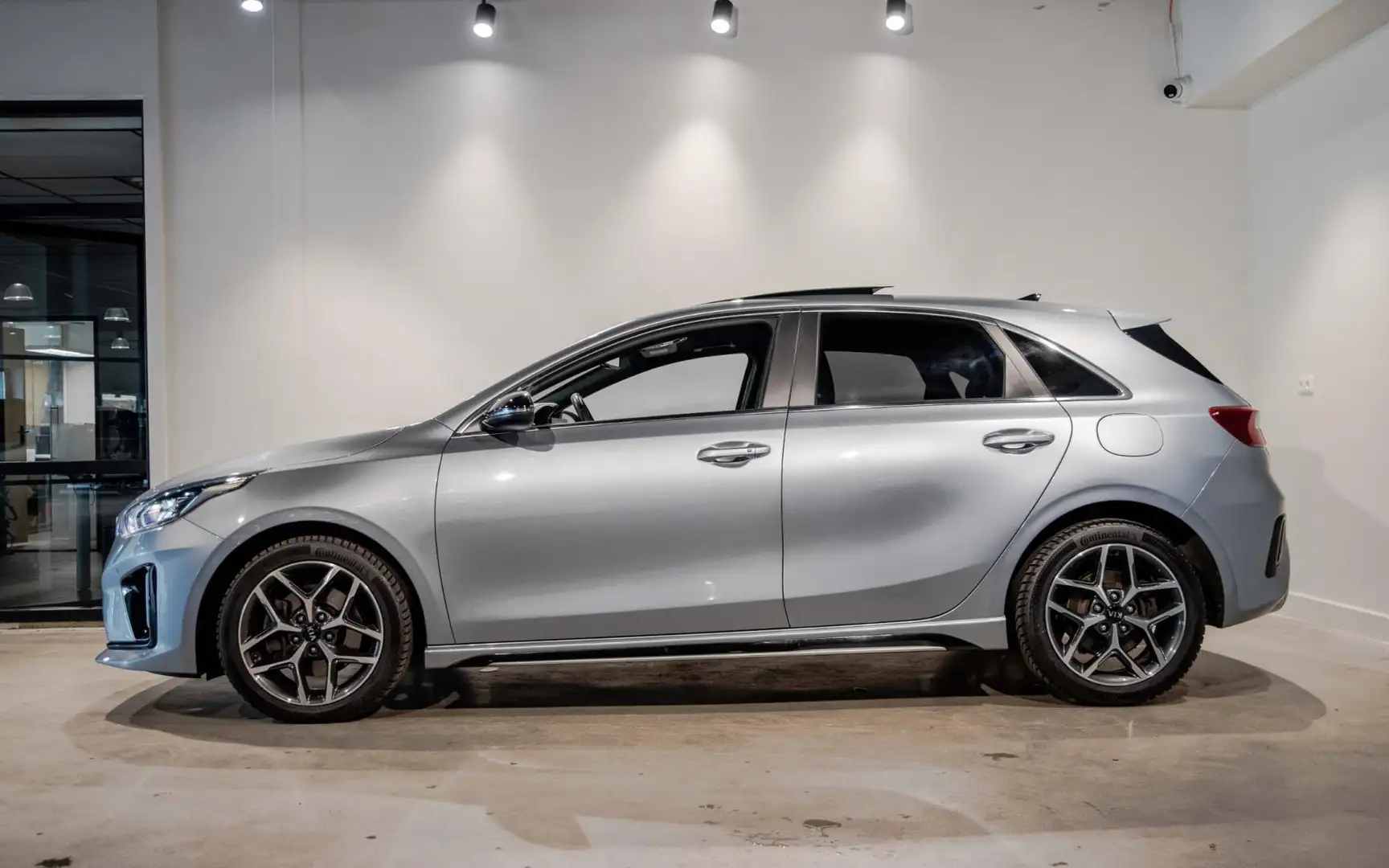 Kia Ceed / cee'd 1.5 T-GDi GT-Line Grijs - 2