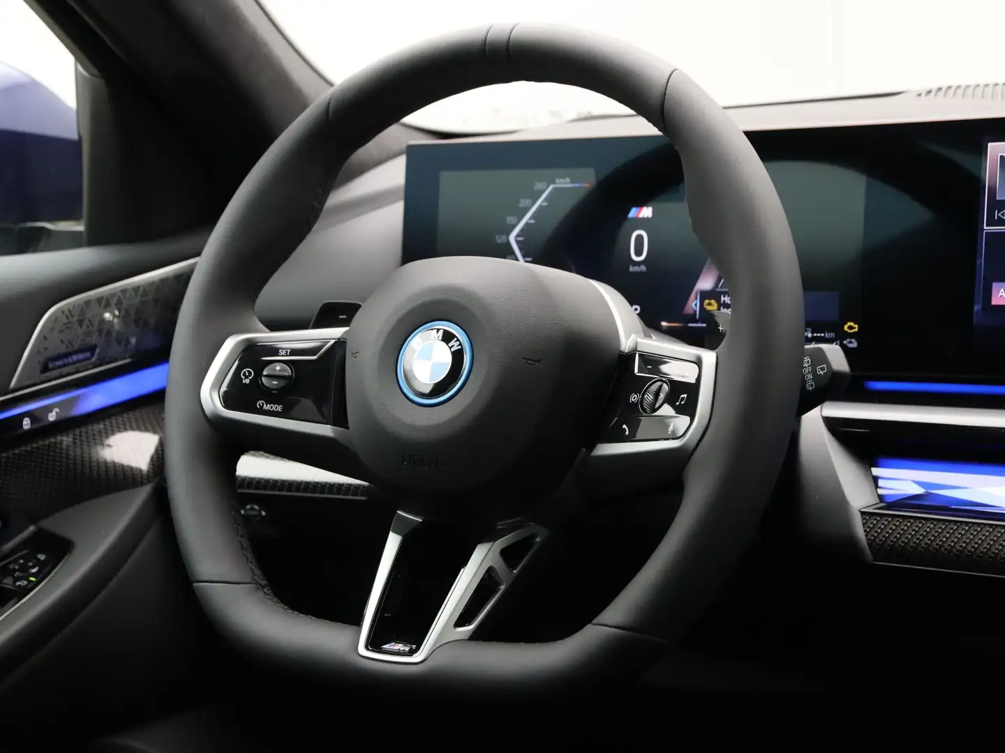 BMW 550 5 Serie Touring 550e xDrive Blauw - 2