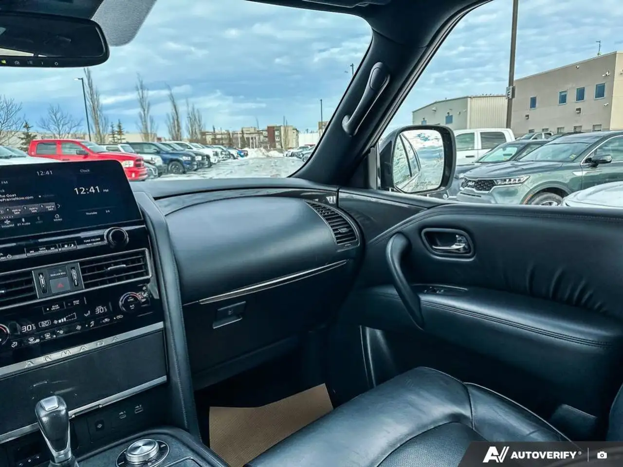 Nissan Armada снимка Nissan Armada