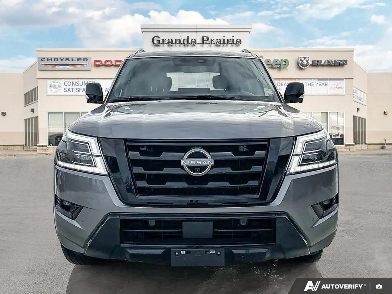 Nissan Armada снимка Nissan Armada