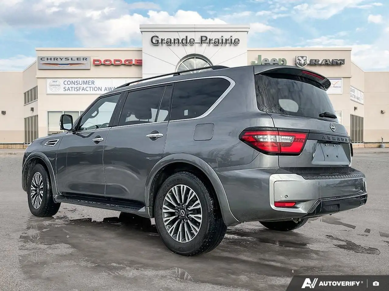 Nissan Armada снимка Nissan Armada