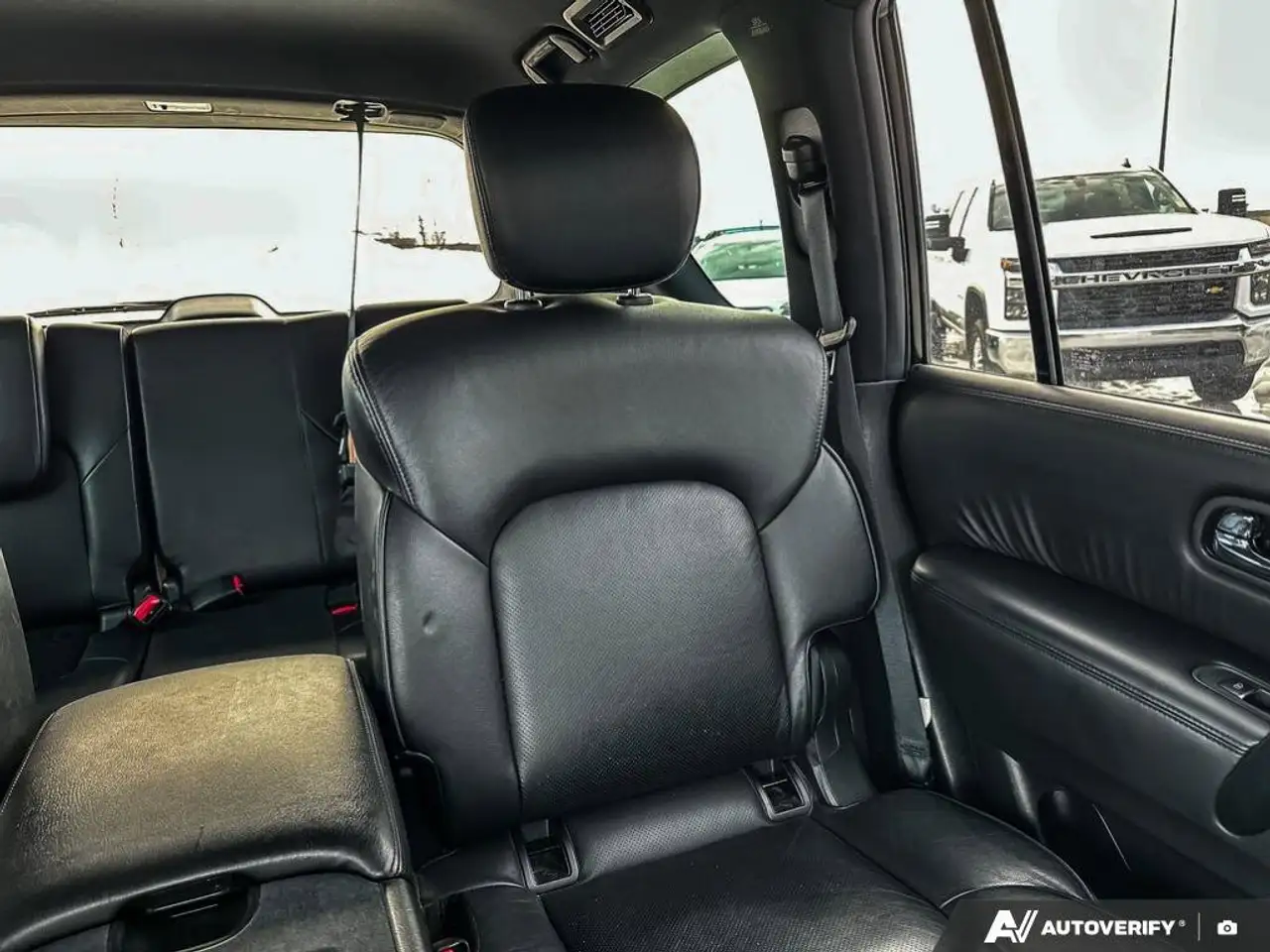 Nissan Armada снимка Nissan Armada
