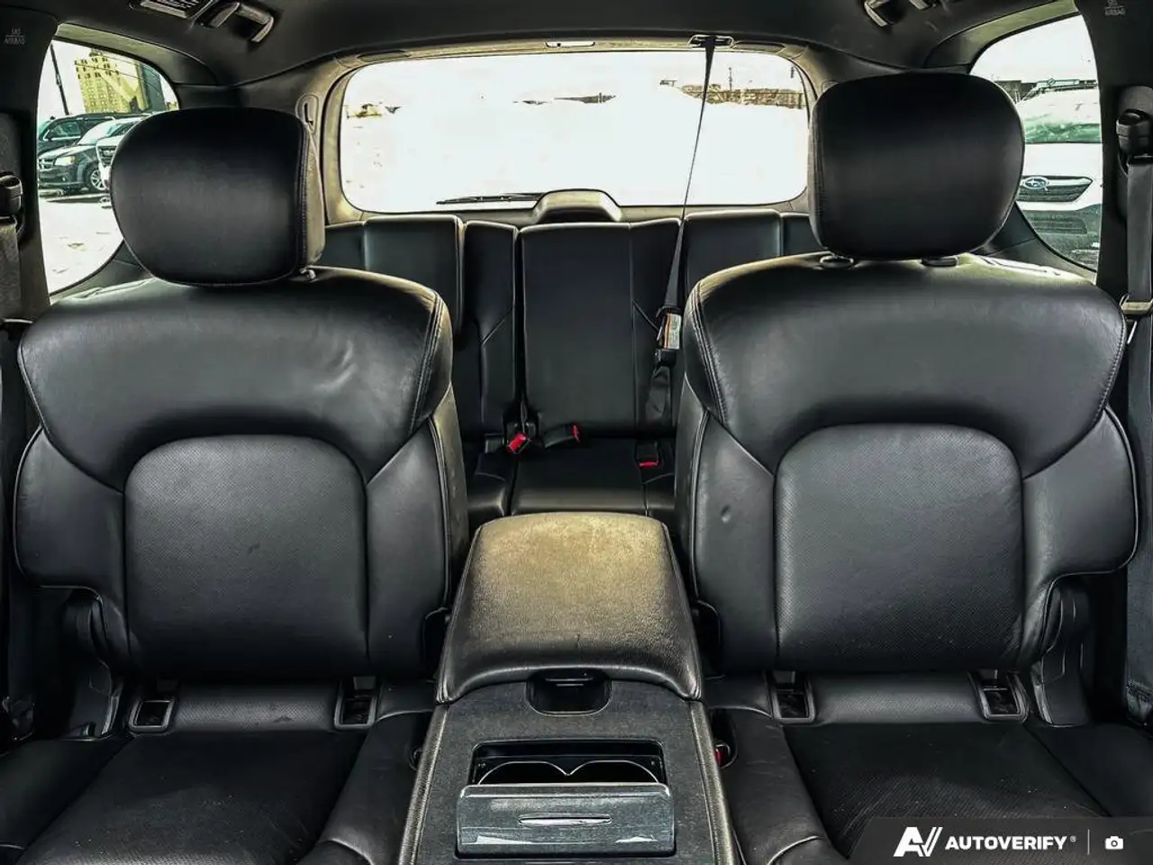 Nissan Armada снимка Nissan Armada