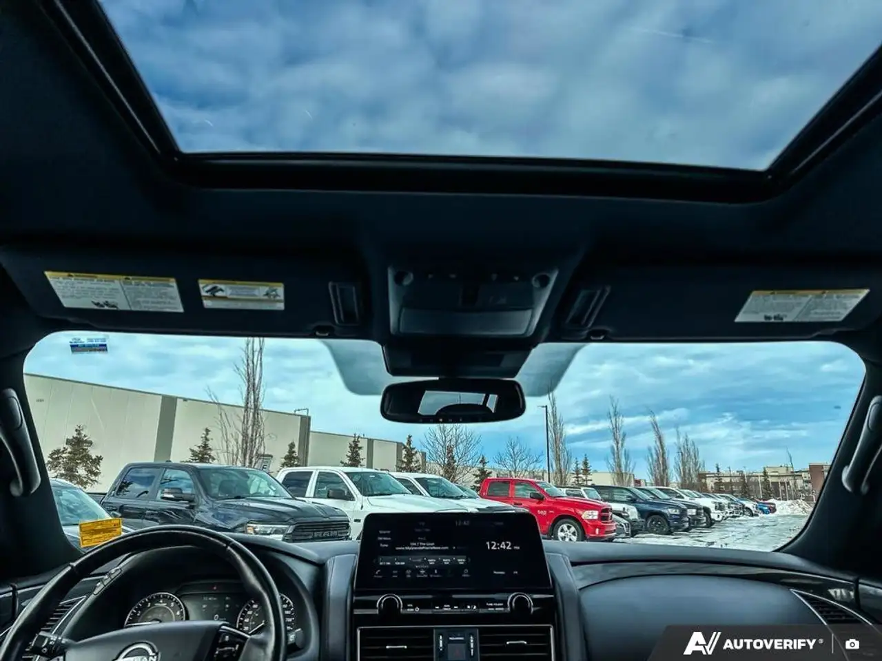 Nissan Armada снимка Nissan Armada
