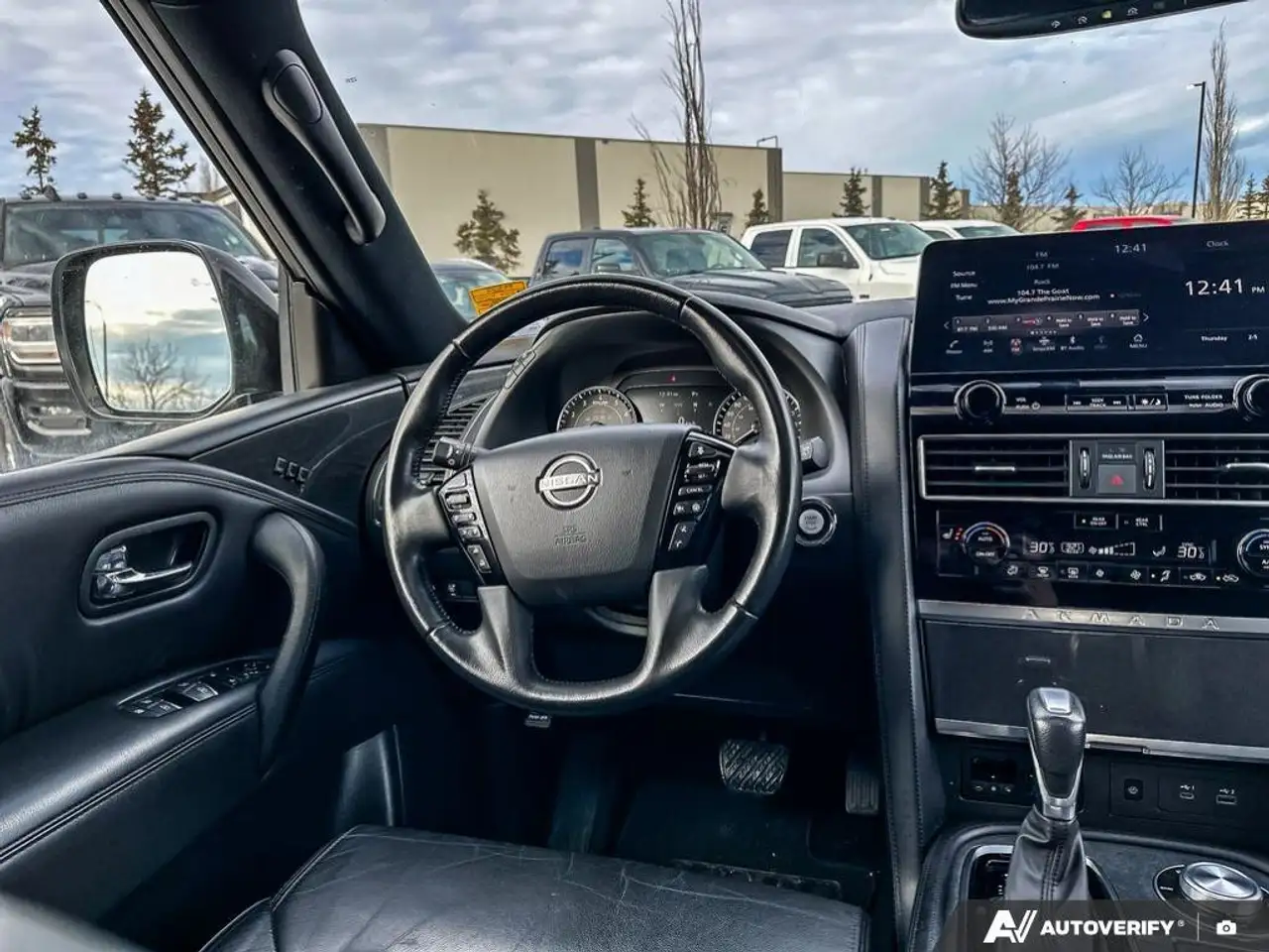 Nissan Armada снимка Nissan Armada