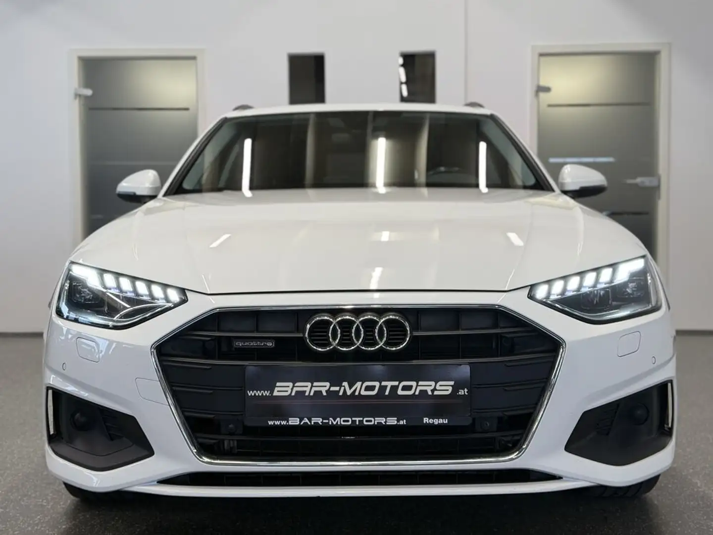 Audi A4 40TDI QUATTRO*SPORT*LANE*ACC*STAND-HZ*PDC*AHK* Белый - 2