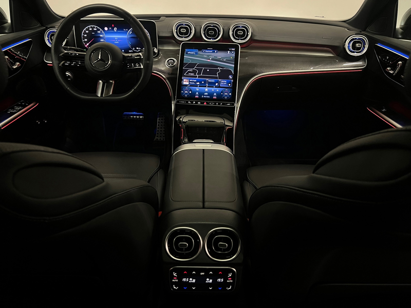 Mercedes-Benz C 300 e AMG C63 Pano Memory Sfeer 360 — photo 4