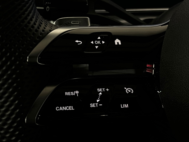 Mercedes-Benz C 300 e AMG C63 Pano Memory Sfeer 360 — photo 14