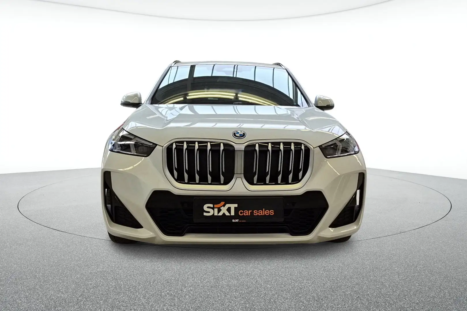 BMW X1 xDrive30e M Sport|DrAss+|AHK|ACC Weiß - 2