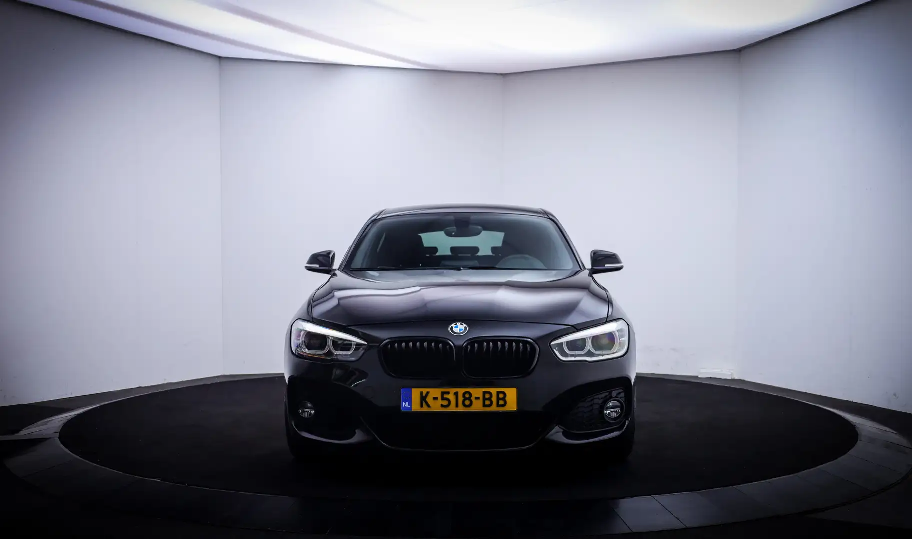 BMW 120 1-serie 120iA M-SPORT Edition FULL LED | STOELVERW Zwart - 2