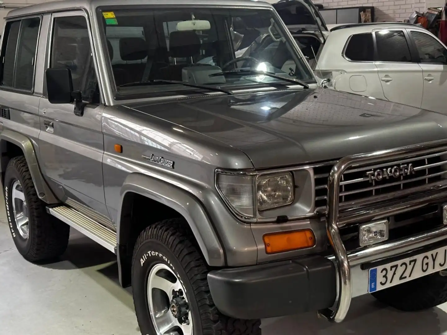 Toyota Land Cruiser Todoterreno Manual de 3 Puertas Gris - 2