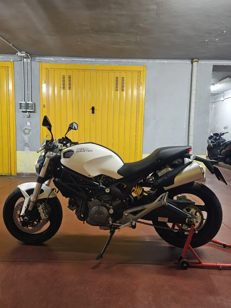 Ducati Monster 696 + ABS Alb - 1