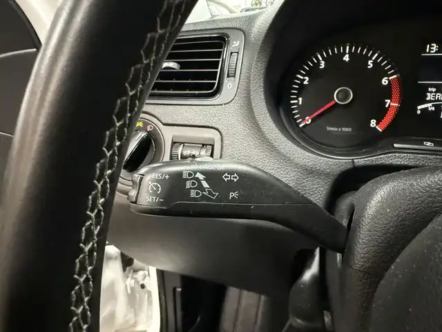 Volkswagen Polo view 11