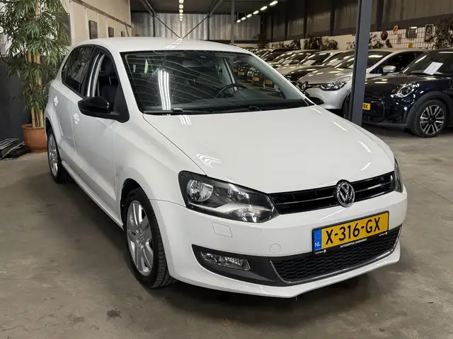 Volkswagen Polo view 4