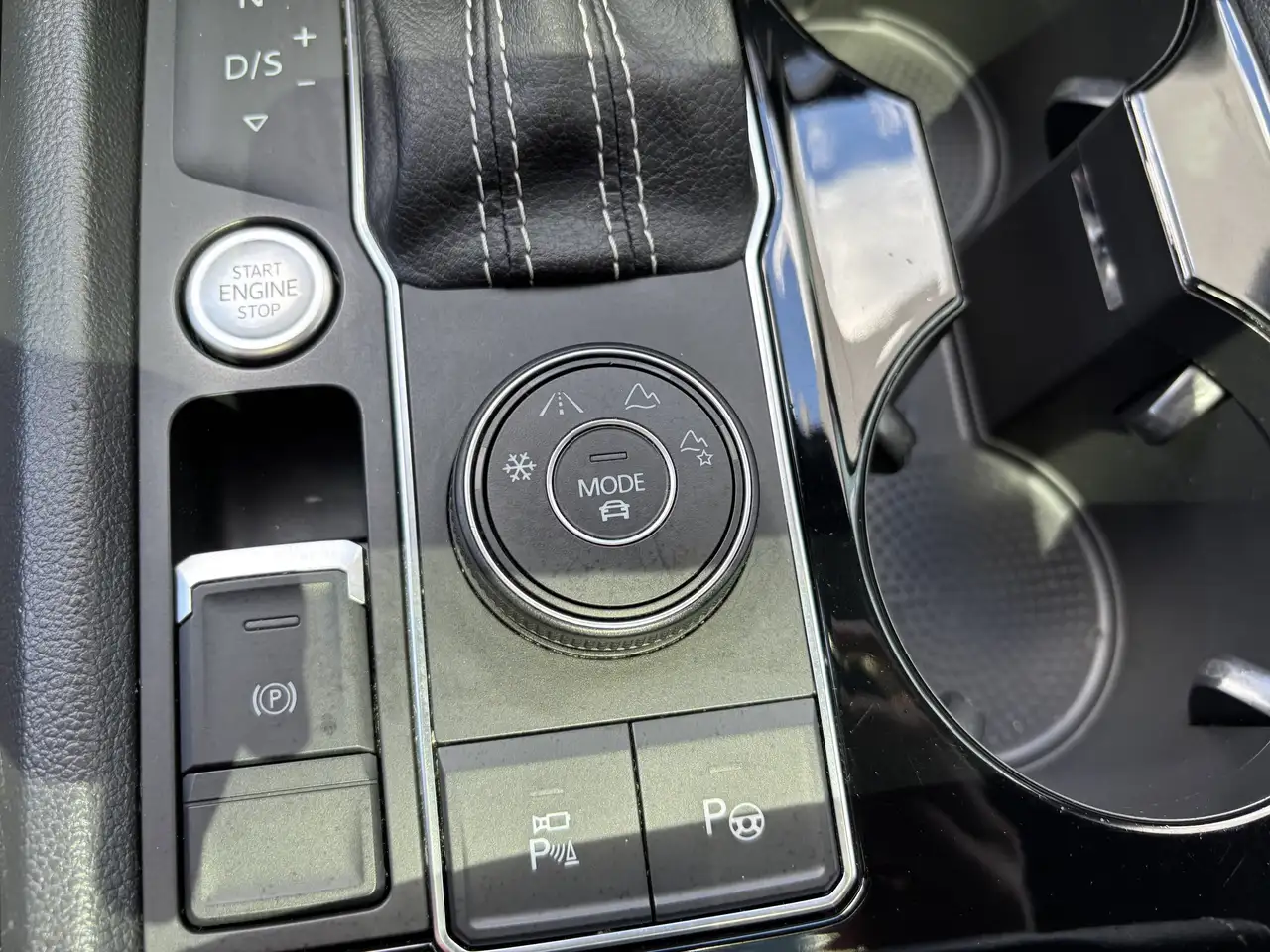 Volkswagen Atlas снимка Volkswagen Atlas