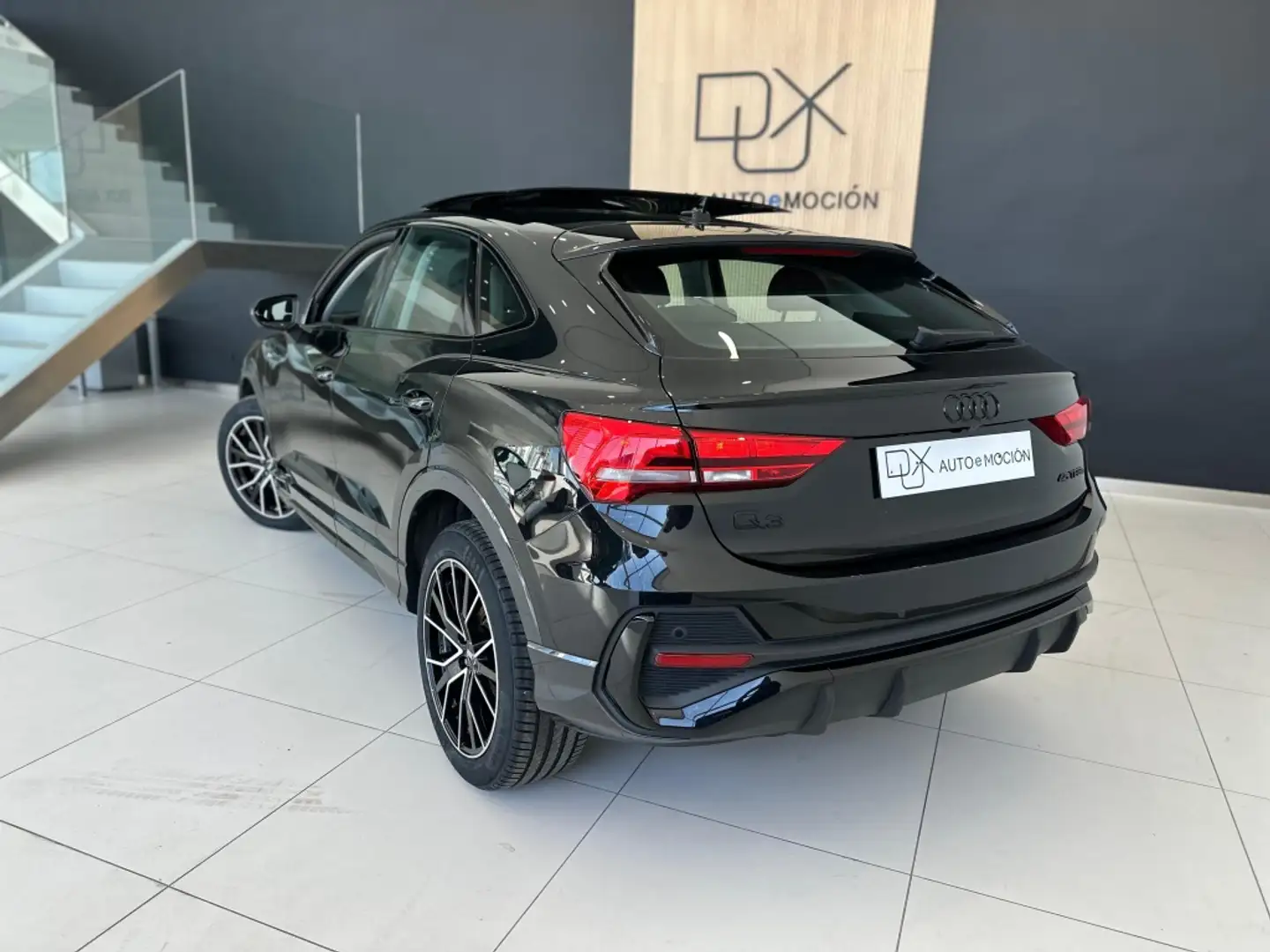 Audi Q3 Sportback 45 TFSIe Black line S-tronic Noir - 2