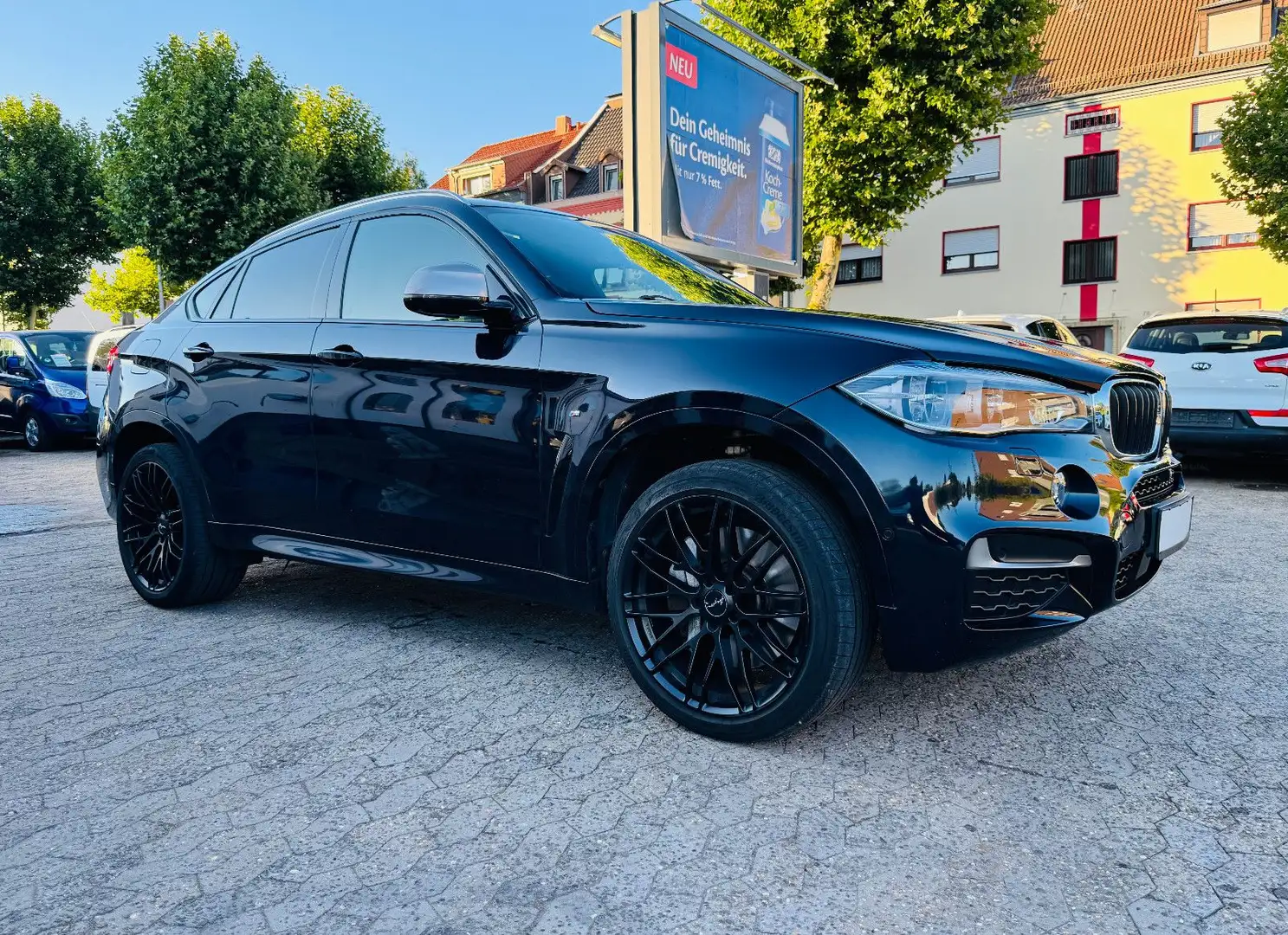 BMW X6 M50d 21" 360° Navi LED Night SoftClose HUD B&O Schwarz - 1