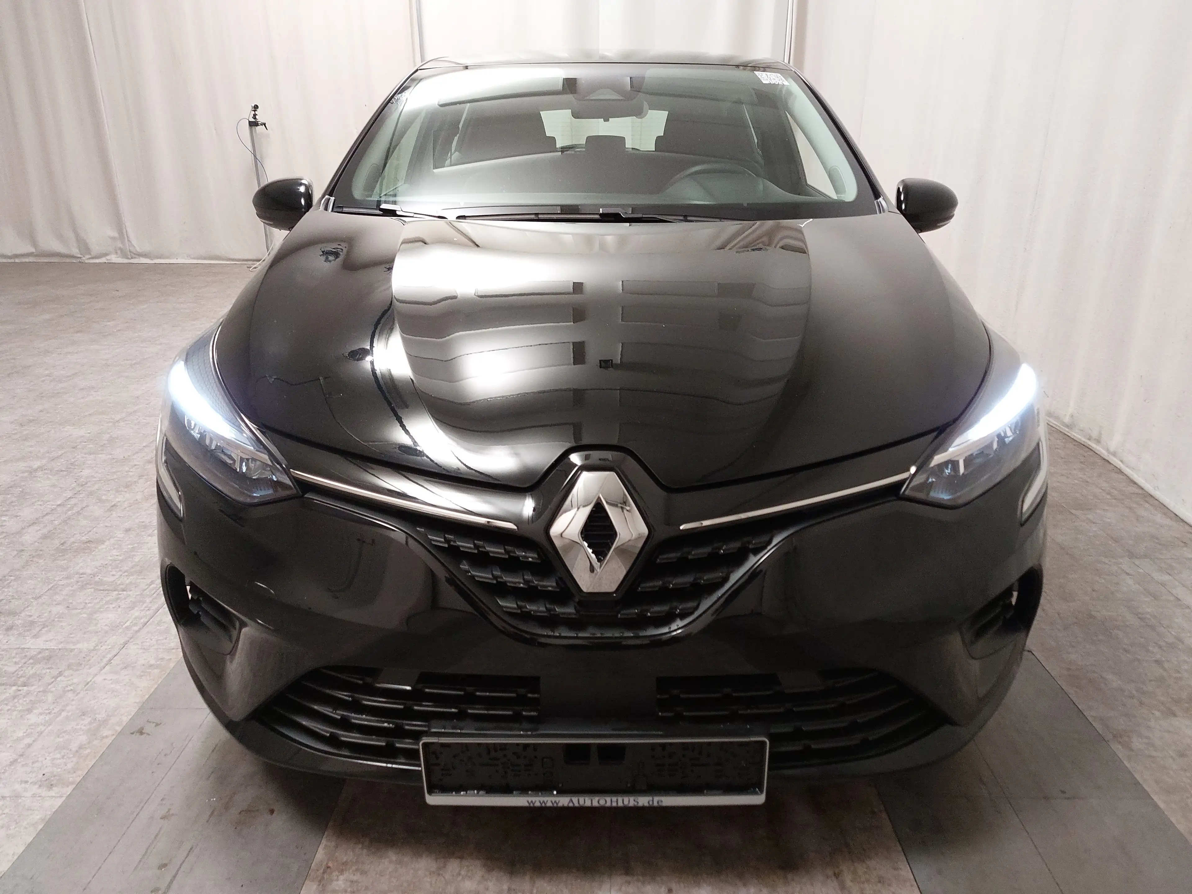 Renault Clio TCe 90 SHZ LED — photo 9