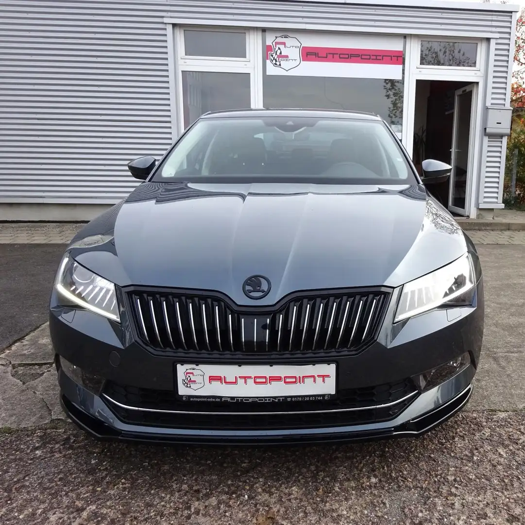 Skoda Superb SUPERB LIMO 2.0TDI 190PS DSG STANDHEIZ. AHK 19" Gris - 2