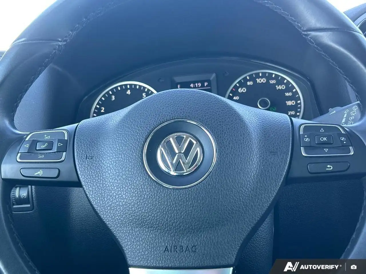 Volkswagen Tiguan снимка Volkswagen Tiguan