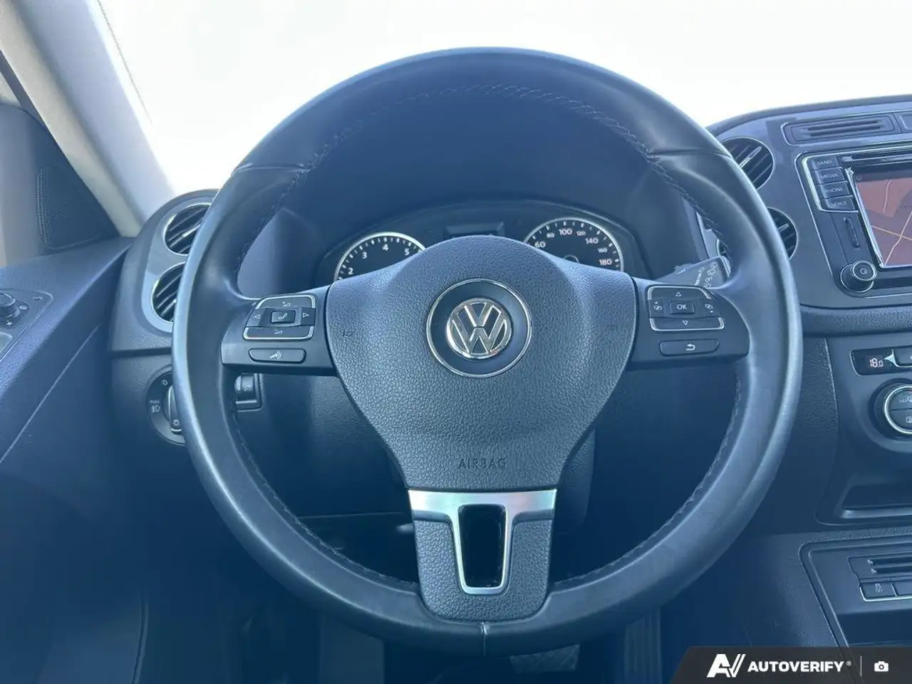 Volkswagen Tiguan снимка Volkswagen Tiguan