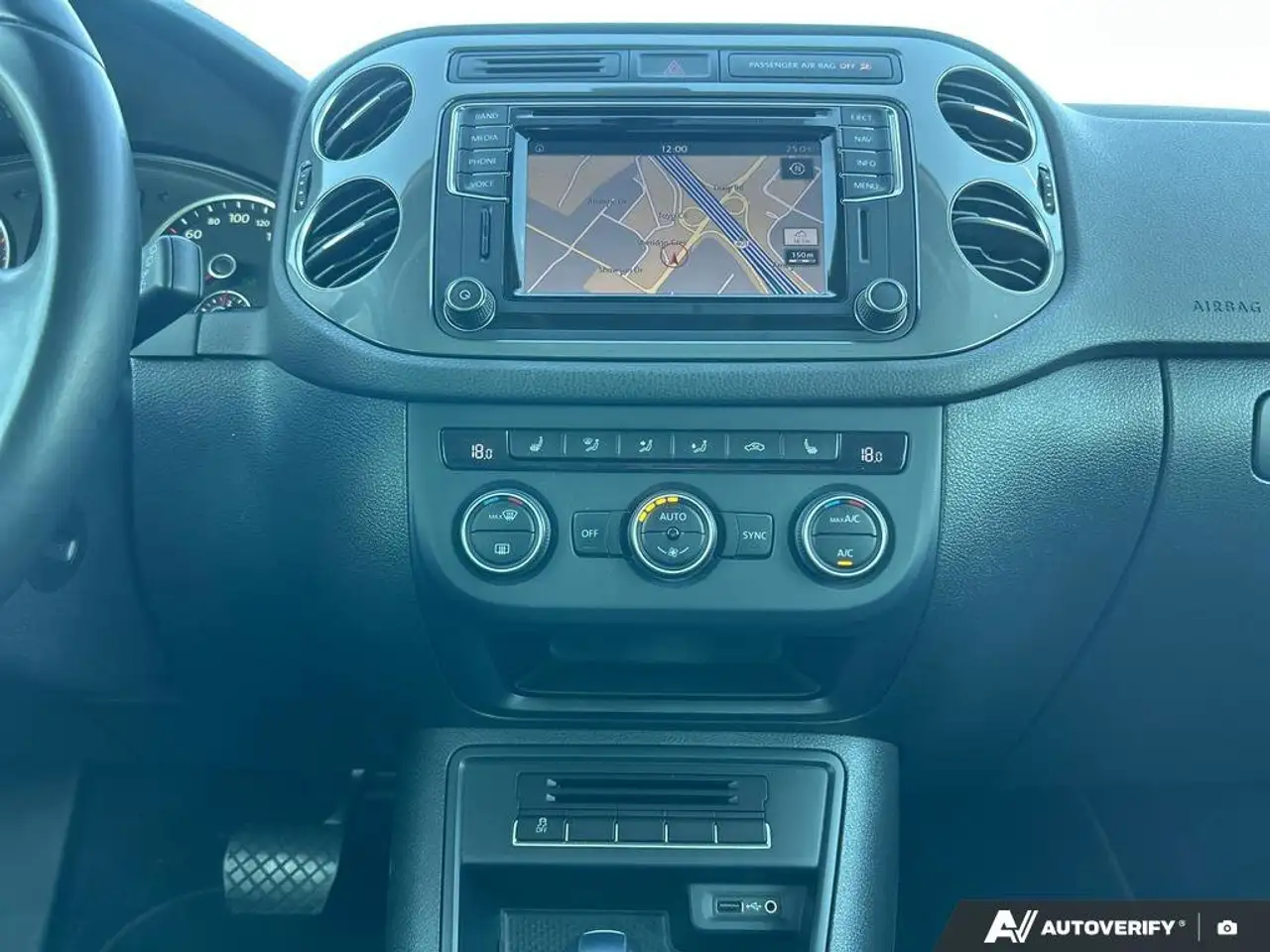 Volkswagen Tiguan снимка Volkswagen Tiguan