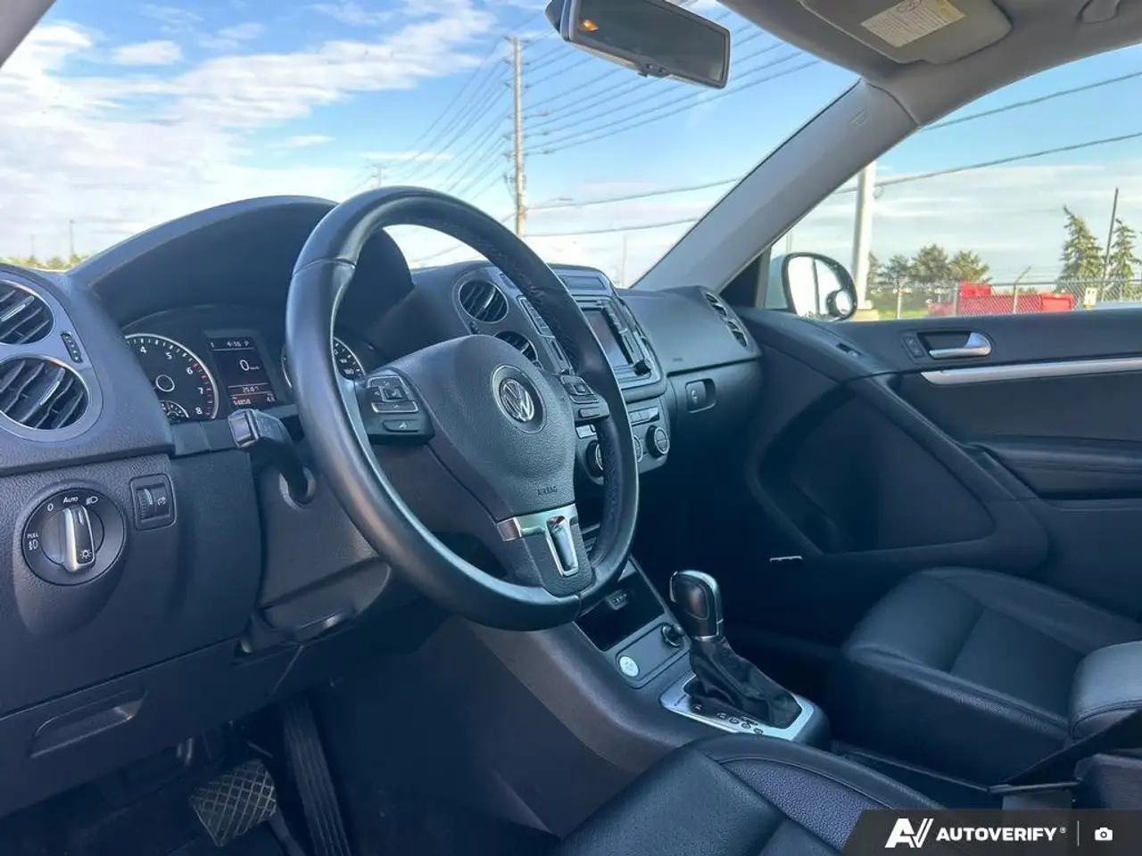 Volkswagen Tiguan снимка Volkswagen Tiguan