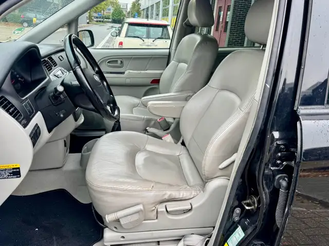 Hyundai Trajet view 11