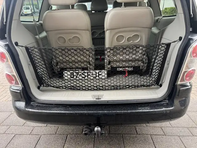 Hyundai Trajet view 15