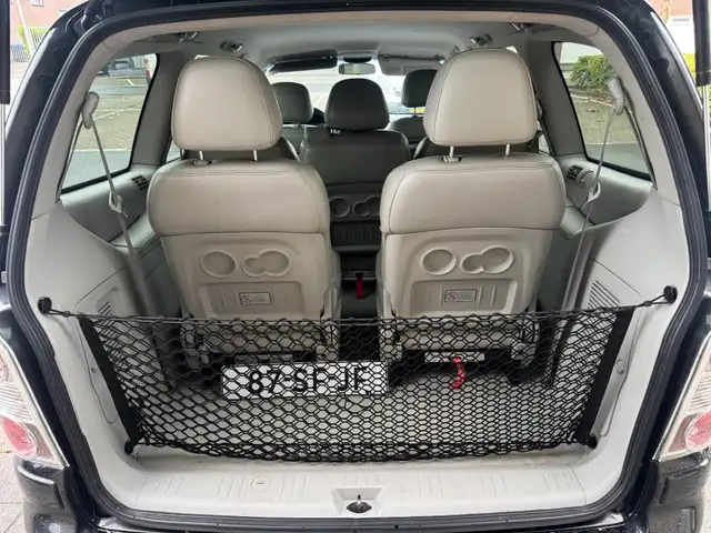 Hyundai Trajet view 4